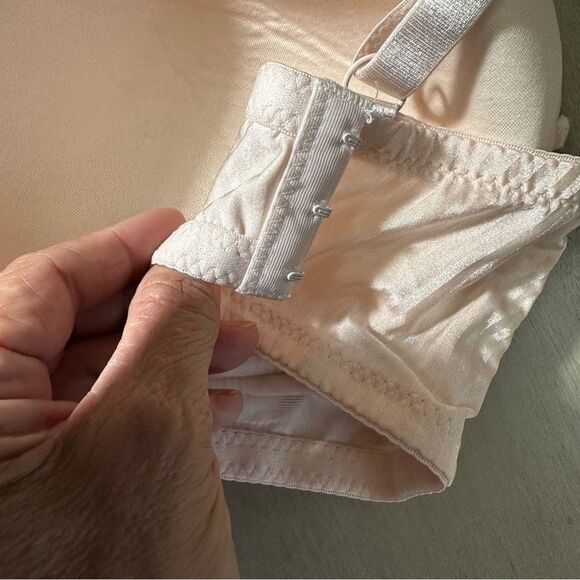 ADRIENNE‎ VITTADINI LIGHT PINK  FULL COVERAGE NO WIRE SIZE 38DD BRA - Picture 9 of 11